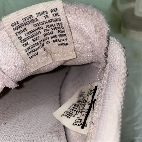 NIKE Women’s Blazer Low SD Sneakers - Picture 4 of 6